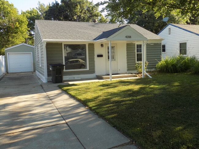 4208 L St in Lincoln, NE - Building Photo - Building Photo