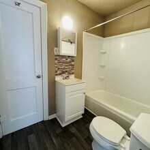 1808 N 19th St in Nederland, TX - Building Photo - Building Photo