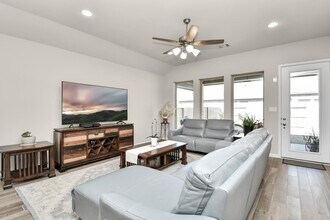 5043 Morrison Dr in Manvel, TX - Building Photo - Building Photo