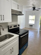 2588 NE 182nd Terrace in North Miami Beach, FL - Building Photo - Building Photo