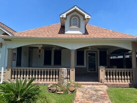 2015 Munger St in Houston, TX - Building Photo