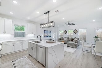 7806 Comal St in Houston, TX - Building Photo - Building Photo