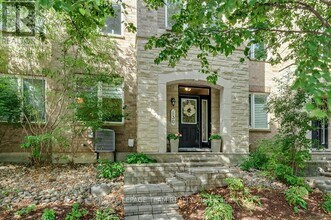 130-130 Lanark Ave in Ottawa, ON - Building Photo - Building Photo