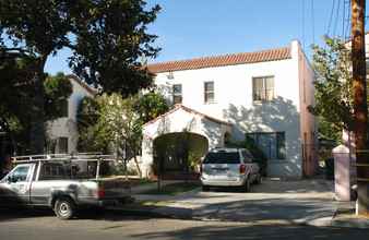 631 E Garfield Ave in Glendale, CA - Building Photo - Building Photo