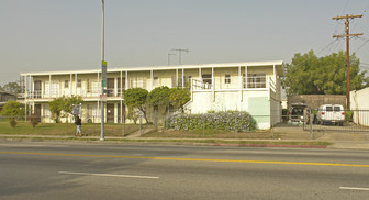 2493 Venice Blvd in Los Angeles, CA - Building Photo