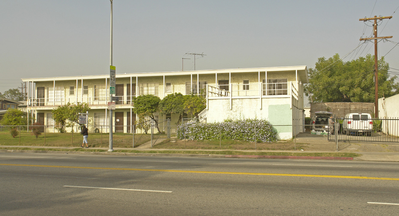 2493 Venice Blvd in Los Angeles, CA - Foto de edificio