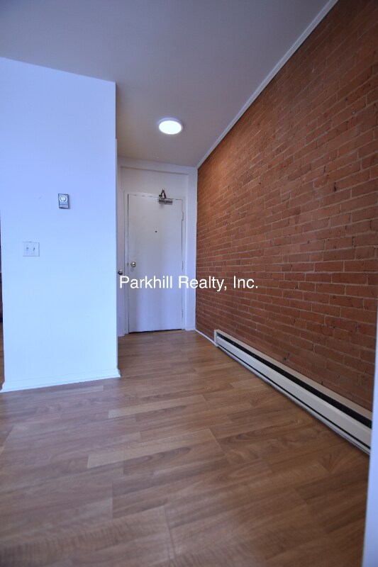 410 W Pennsylvania Ave in Pen Argyl, PA - Building Photo - Building Photo