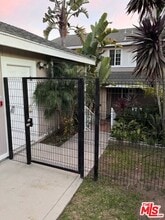 7830 W 83rd St in Los Angeles, CA - Building Photo - Building Photo