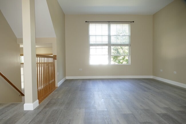 237 S Oak Creek Ln in Romeoville, IL - Building Photo - Building Photo