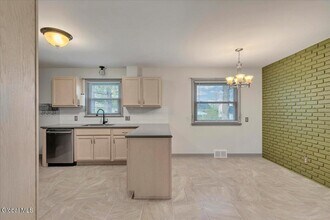 1165 Cresse Ave in Schenectady, NY - Building Photo - Building Photo