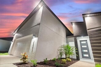 1251 Dustin Rd in North Port, FL - Building Photo - Building Photo