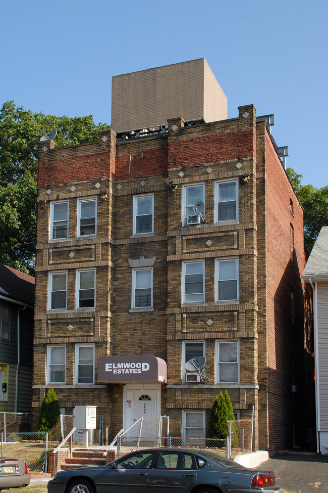 262 Elmwood Ave in East Orange, NJ - Building Photo - Building Photo