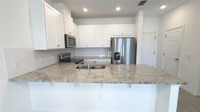 2327 Garden Belle Dr in Clermont, FL - Building Photo - Building Photo