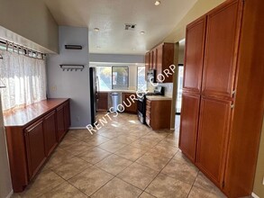 4746 Grandview Dr in Palmdale, CA - Building Photo - Building Photo