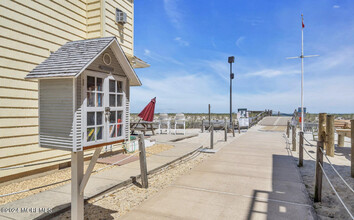 11 E Channel Way in Lavallette, NJ - Building Photo - Building Photo