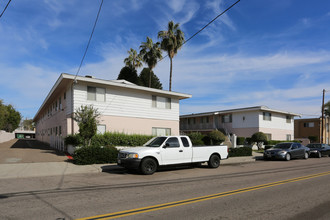 Park Villas in El Cajon, CA - Building Photo - Building Photo