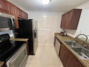 2600 SW 27th Ave in Miami, FL - Building Photo - Building Photo