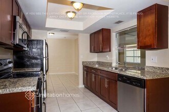 700 S Rainbow Dr in Hollywood, FL - Building Photo - Building Photo