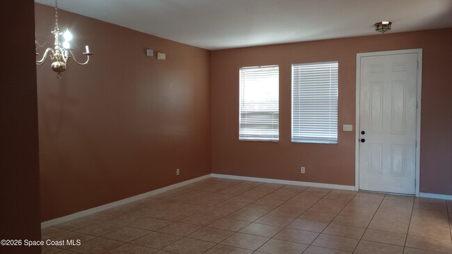 561 Lambert St SW in Palm Bay, FL - Building Photo - Building Photo