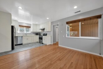 248 Encina Ave in Redwood City, CA - Building Photo - Building Photo