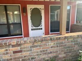 1400 Palo Blanco Dr, Unit #C in Laguna Vista, TX - Building Photo