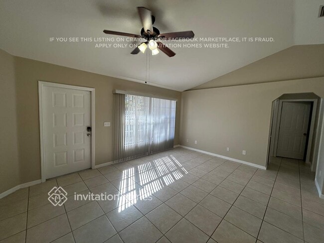 521 SW 23rd Terrace in Cape Coral, FL - Foto de edificio - Building Photo