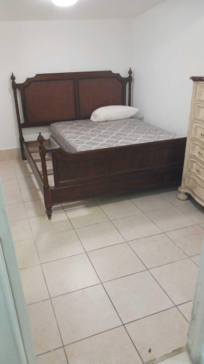 1425 Hillcrest Dr-Unit -1 in Lake Worth Beach, FL - Building Photo - Building Photo