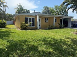 530 N 66th Ave in Hollywood, FL - Building Photo - Building Photo