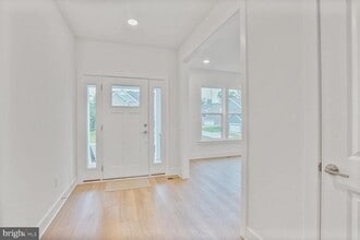 42779 Cannon Chapel Dr in Leesburg, VA - Building Photo - Building Photo