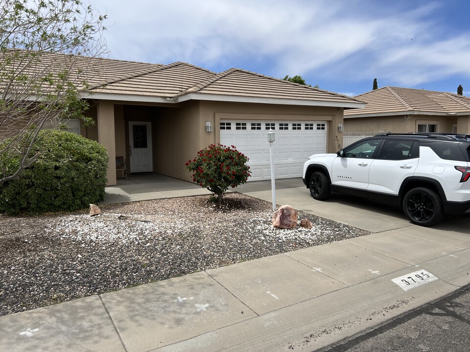 3795 Heritage Ln in Kingman, AZ - Foto de edificio
