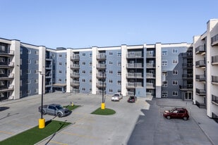 Hills on 36 in Edmonton, AB - Building Photo