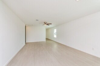 1215 Maple St, Unit 151 in Wilmer, TX - Building Photo - Building Photo