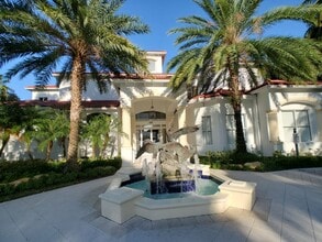 3245 NE 184th St, Unit #13312 in North Miami Beach, FL - Building Photo - Building Photo