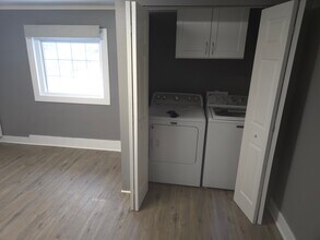 10906 N Woodstock St, Unit B in Huntley, IL - Building Photo - Building Photo