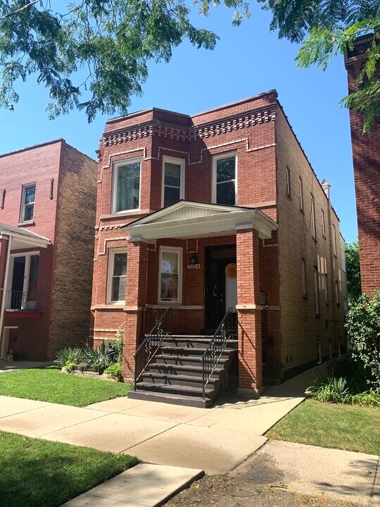 3224 N Lawndale Ave in Chicago, IL - Building Photo