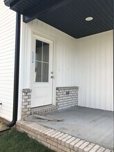 1062 W Holly St in Republic, MO - Building Photo - Building Photo