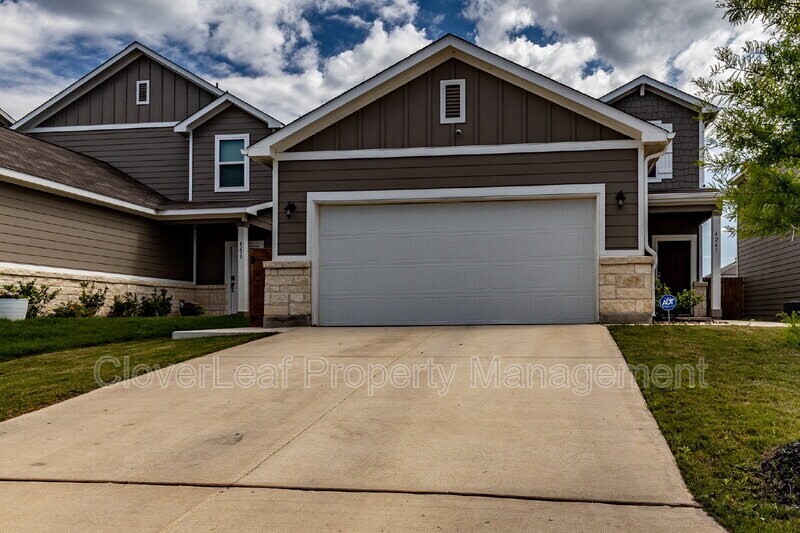 4243 Danforth St in Canyon Lake, TX - Building Photo