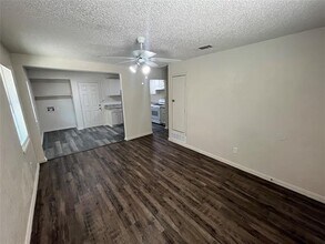 1321 Woodcrest Dr in Mesquite, TX - Building Photo - Building Photo