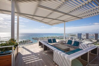 1001 Queen St in Honolulu, HI - Foto de edificio - Building Photo