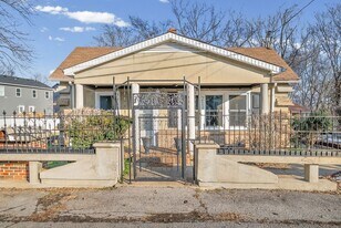 211 St John St in Clarksville, TN - Building Photo