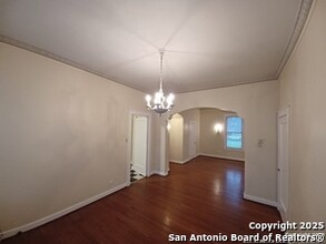 219 W Magnolia Ave in San Antonio, TX - Building Photo - Building Photo