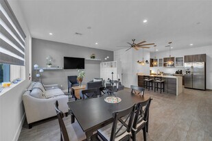 1045 NE 18th Ave in Fort Lauderdale, FL - Building Photo