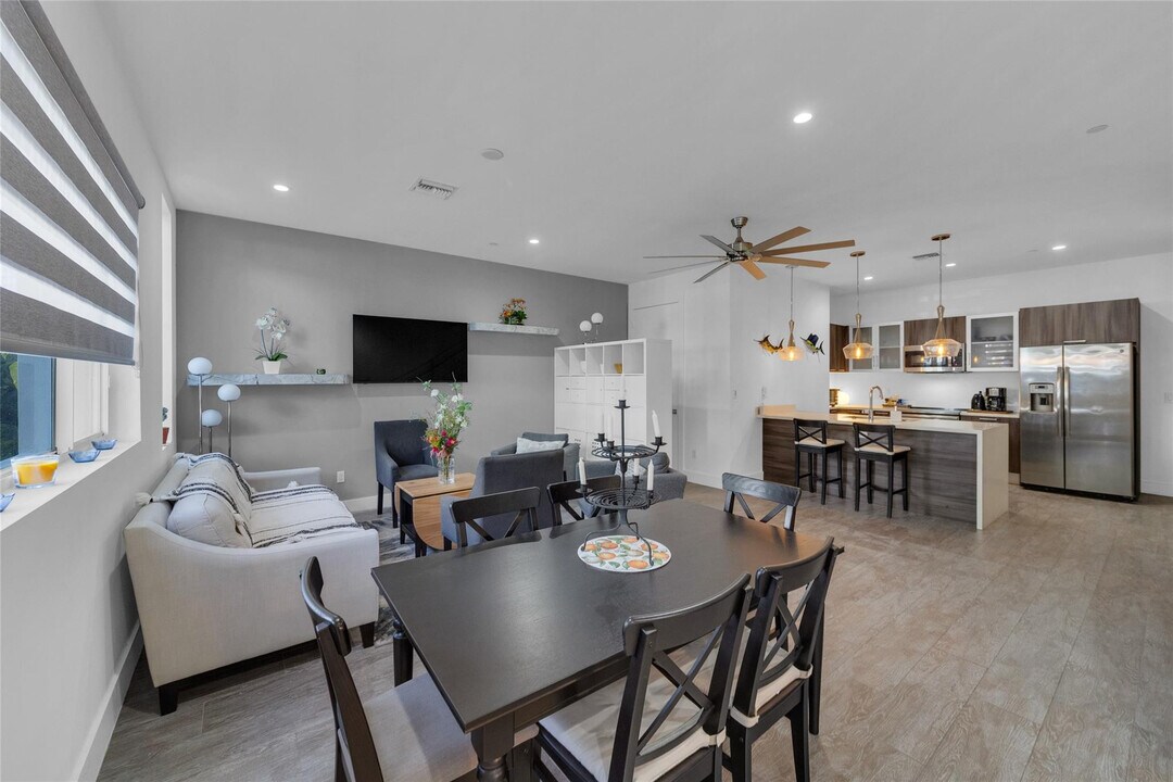 1045 NE 18th Ave in Fort Lauderdale, FL - Building Photo