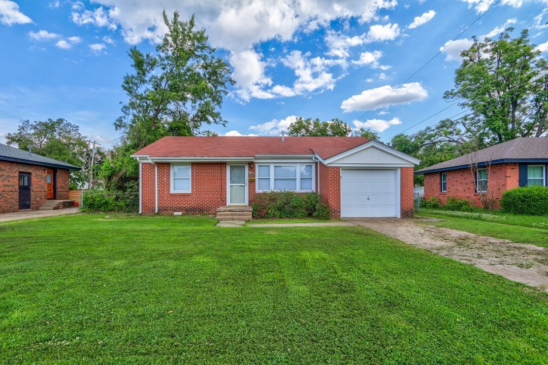 3012 NW 48th St in Oklahoma City, OK - Building Photo