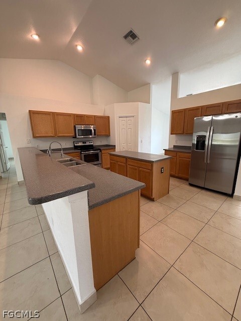 3925 E Gator Cir in Cape Coral, FL - Building Photo - Building Photo