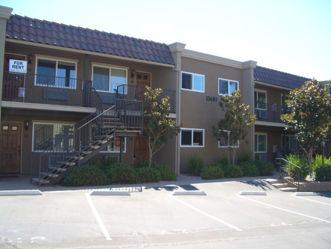 property at 13687 Paseo Cardiel