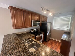 1336 Green Oaks Ln in Charlotte, NC - Building Photo - Building Photo