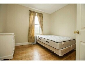 15 Webster St in Newport, RI - Foto de edificio - Building Photo