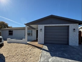 9105 Sterling Ln in Port Richey, FL - Building Photo