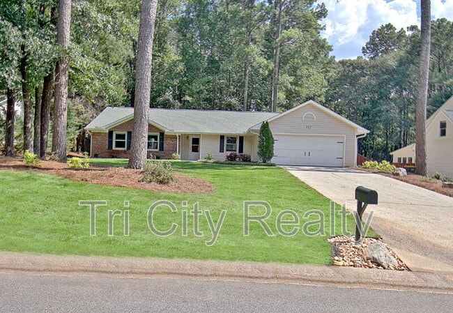 property at 317 Summer Pl